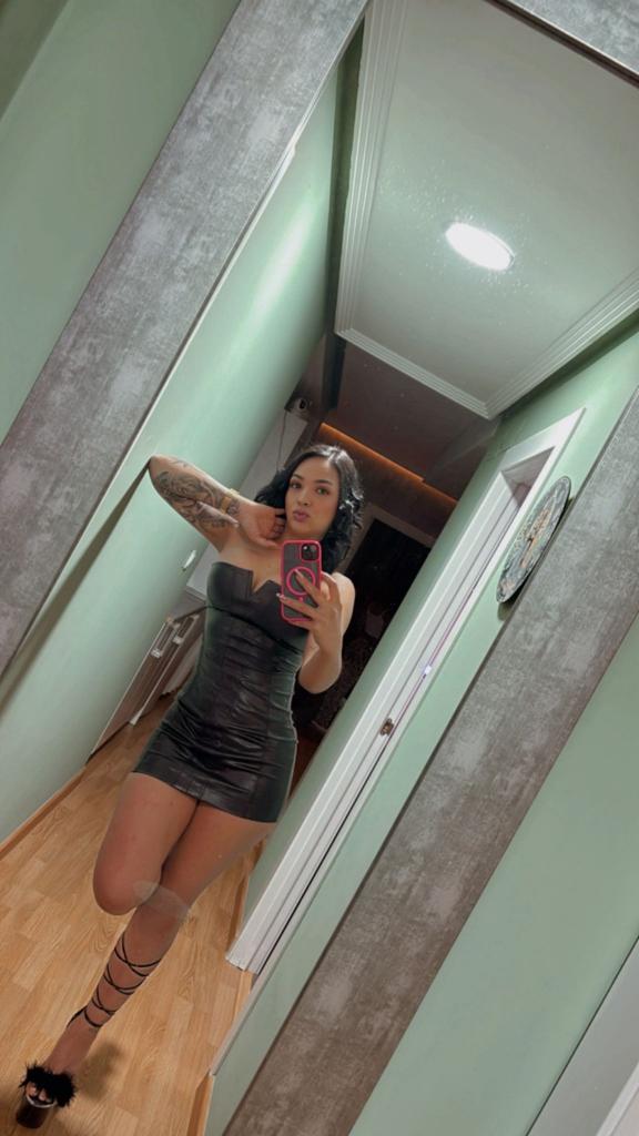 Chica busca chico en La Coruña: Chica busca chico