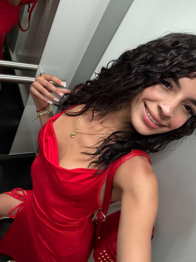 667476465: Chica busca chico en Asturias