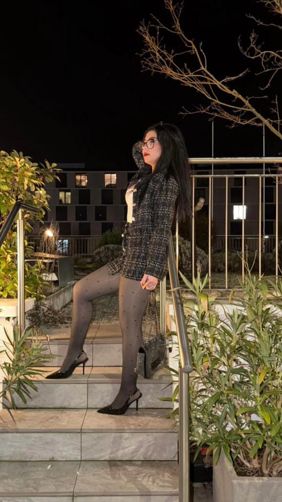 678348473: Chica busca chico en Granada