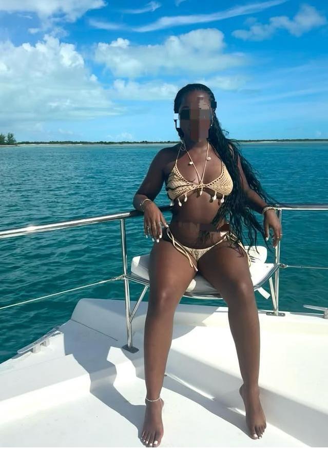 Chica busca chico en Gerona: Chica busca chico