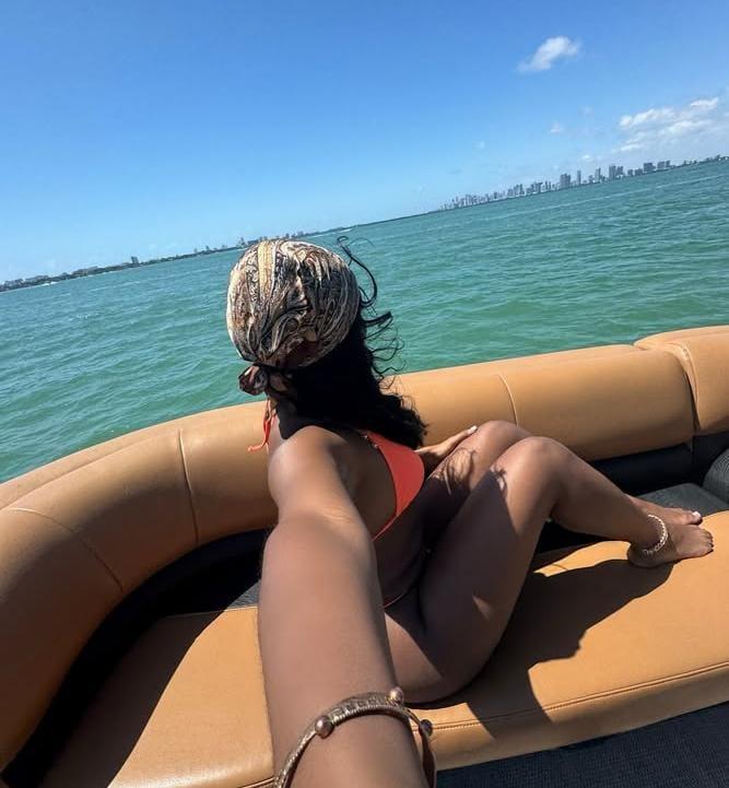 Chica busca chico en Gerona: Chica busca chico