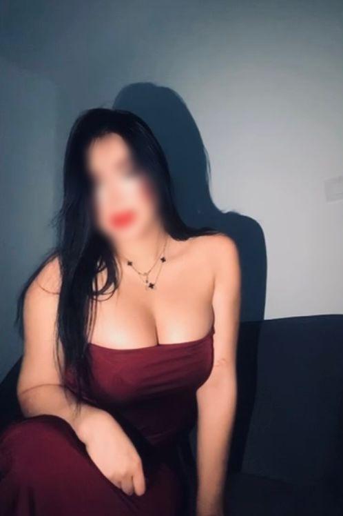 Chica busca chico en Sevilla: 