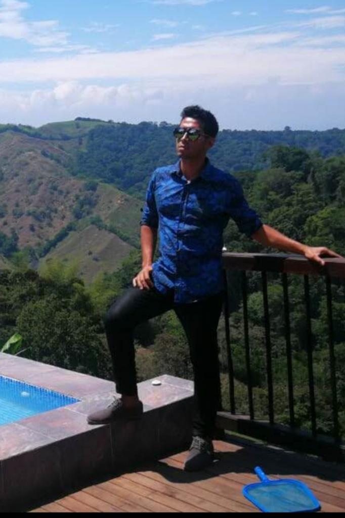 613307235: Chico busca chica en Alicante