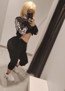 658372832: Chica busca chico en Sevilla