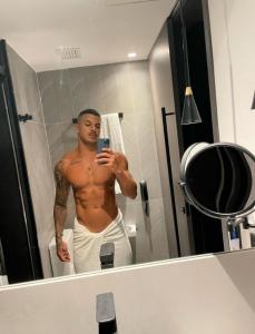 722332934: Chico busca chica en Barcelona