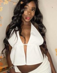 631779935: Chica busca chico en Cádiz