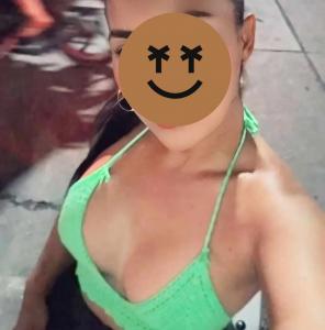667760274: Chica busca chico en Sevilla
