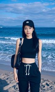 667608462: Chica busca chico en Gerona