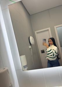 610646155: Chica busca chico en León