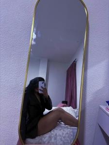 677771181: Chica busca chico en Granada