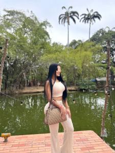 665317787: Chica busca chico en Gerona