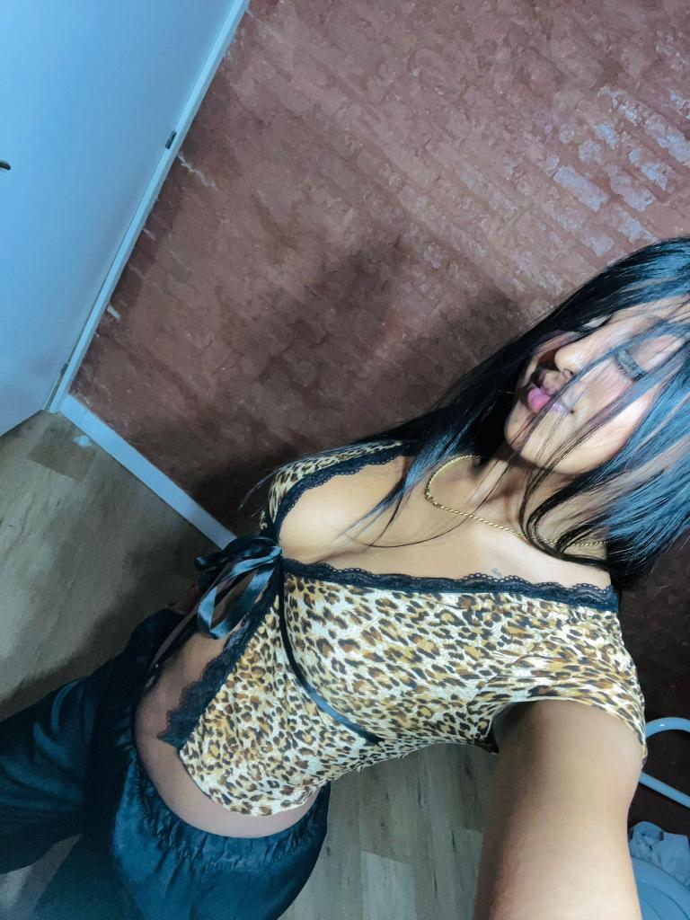 613435872: Chica busca chico en Alicante