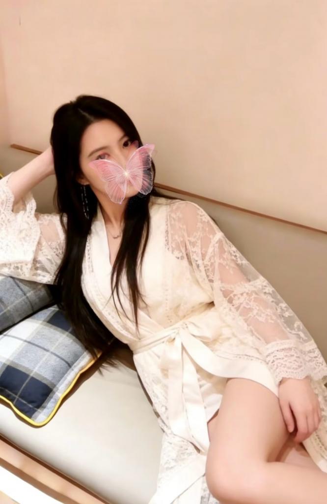 614910787: Chica busca chico en Barcelona