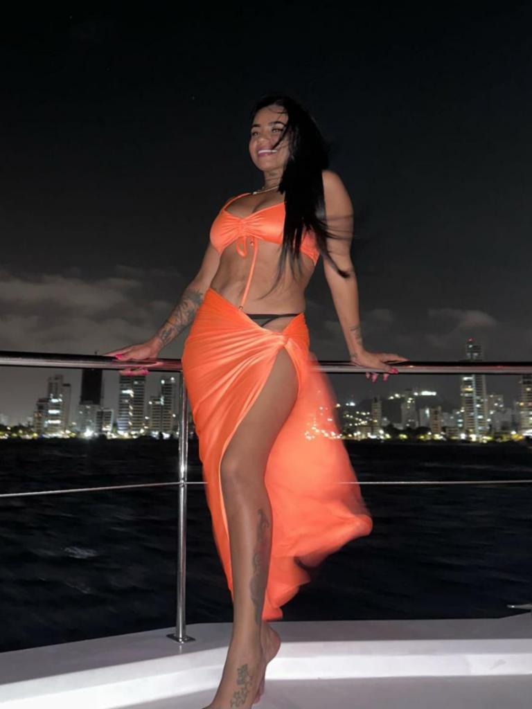 Chica busca chico en Alicante: Chica busca chico