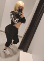 658372832: Chica busca chico en Sevilla