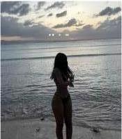 663138079: Chica busca chico en Sevilla