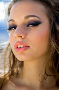 677670570: Chica busca chico en Alicante