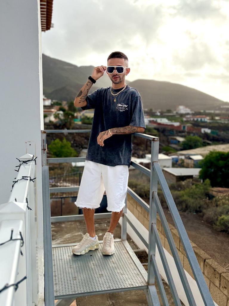 Chico busca chica en Las Palmas: 