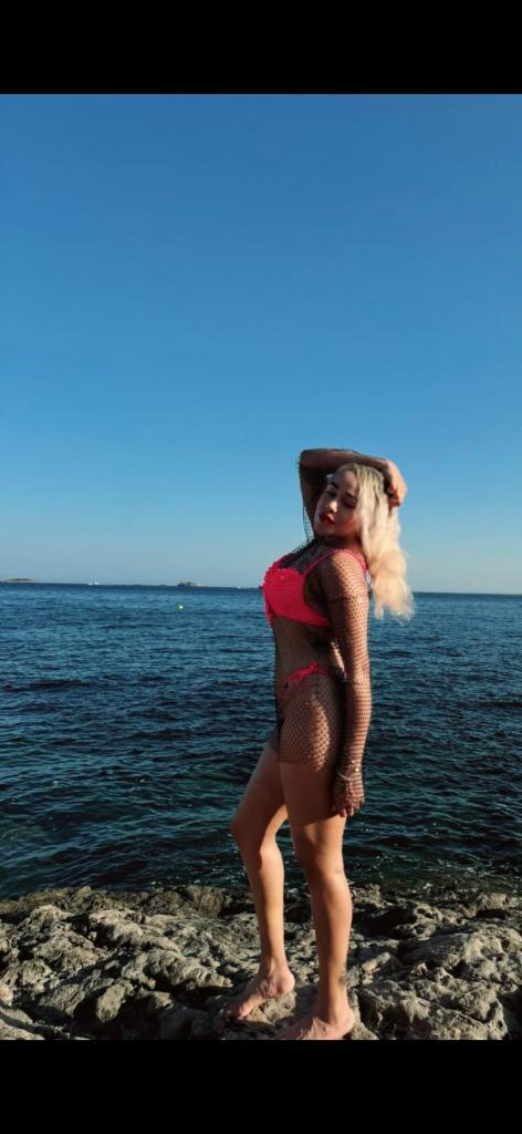 Chica busca chico en Ibiza: 