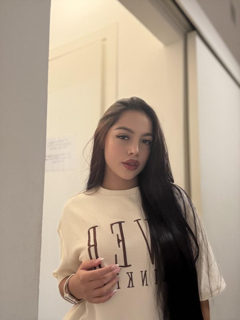 Chica busca chico en Granada: 