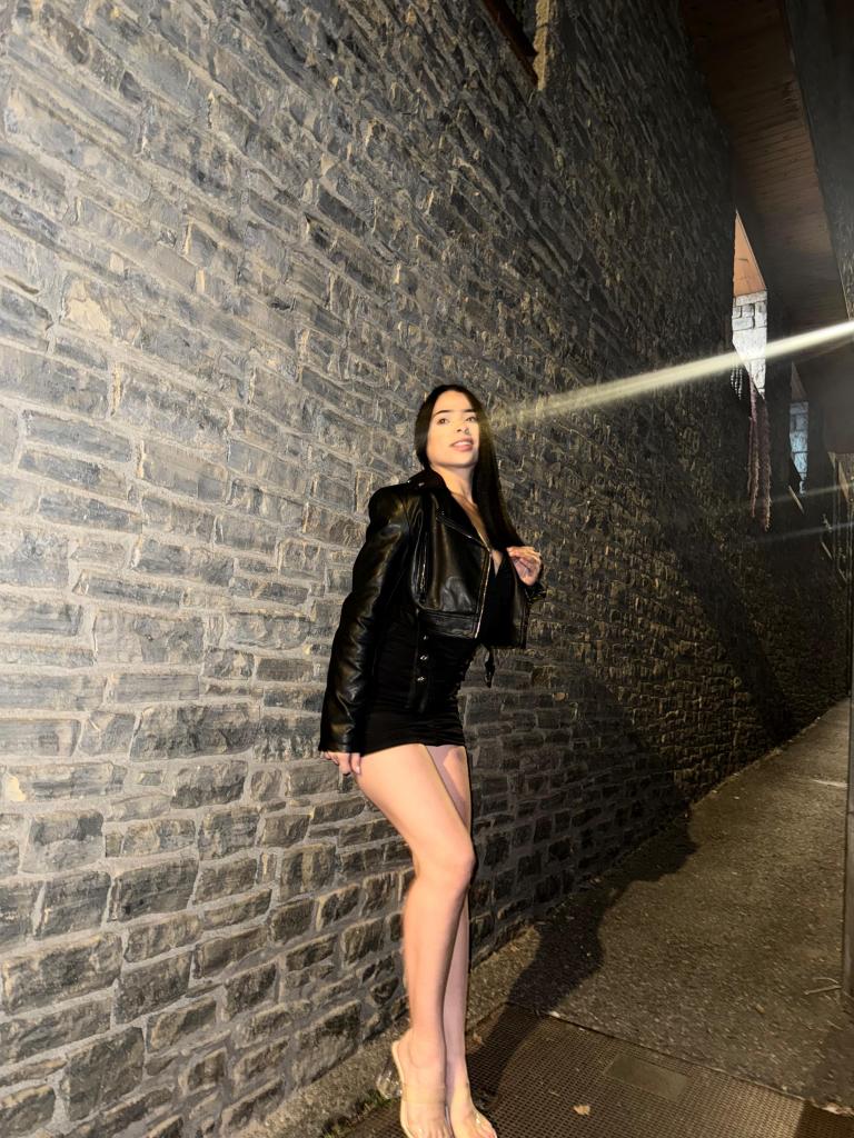 Chica busca chico en Lérida: 