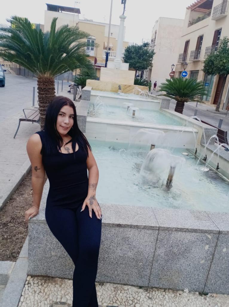 Chica busca chico en Almería: 