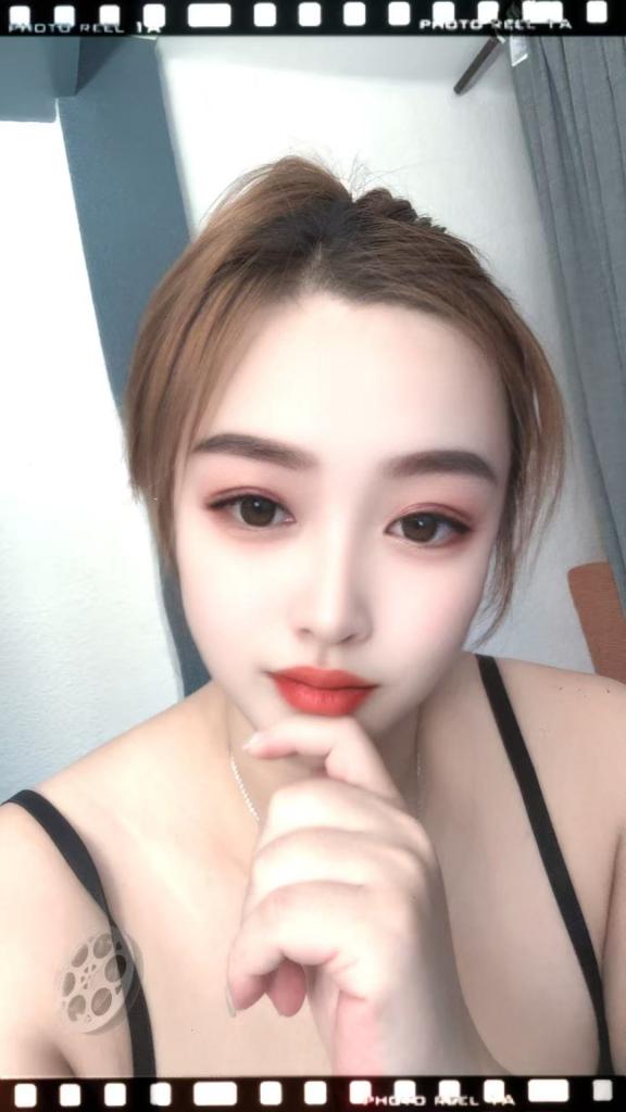 Chica busca chico en Alicante: Chica busca chico