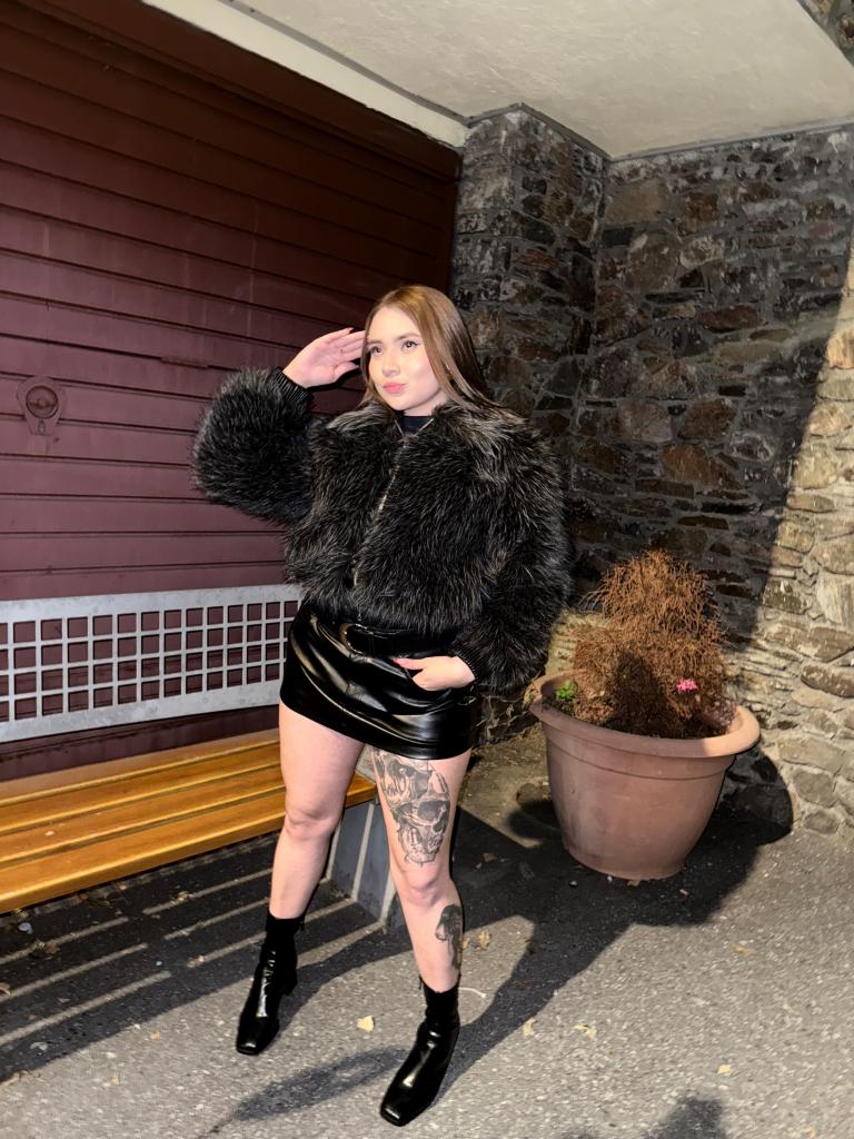 Chica busca chico en Lérida: 