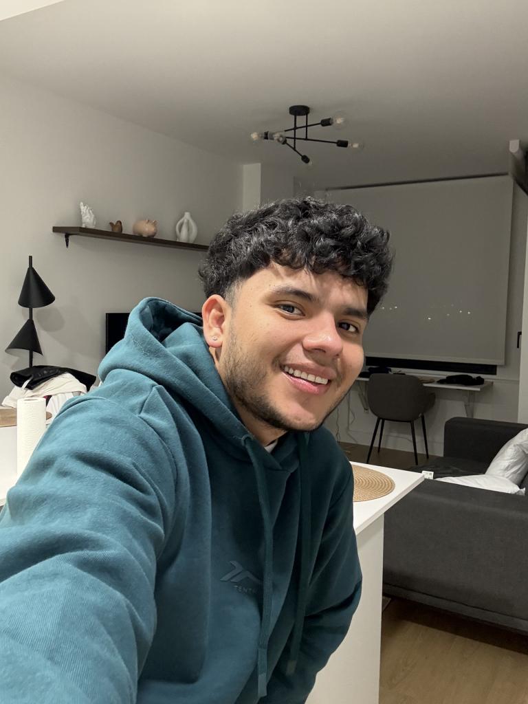 634064282: Chico busca chica en Madrid