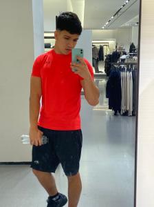 614406084: Chico busca chica en Barcelona