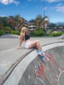 622435947: Chica busca chico en Cantabria