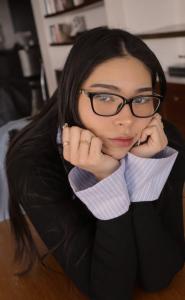 615694299: Chica busca chico en Madrid