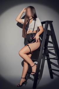 613736832: Chica busca chico en Madrid