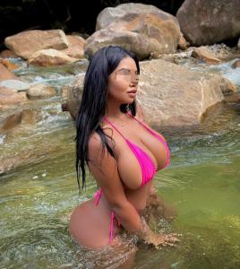 687790872: Chica busca chico en Orense