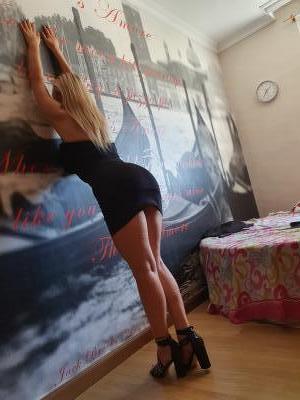 681814510: Chica busca chico en Sevilla