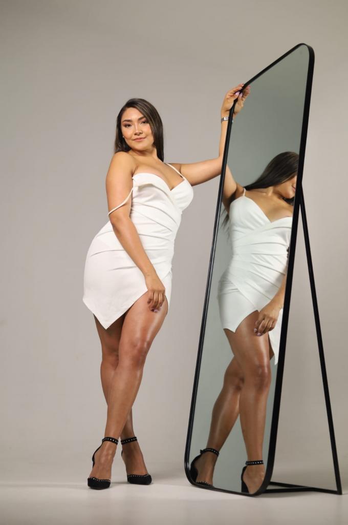 Chica busca chico en Granada: Chica busca chico