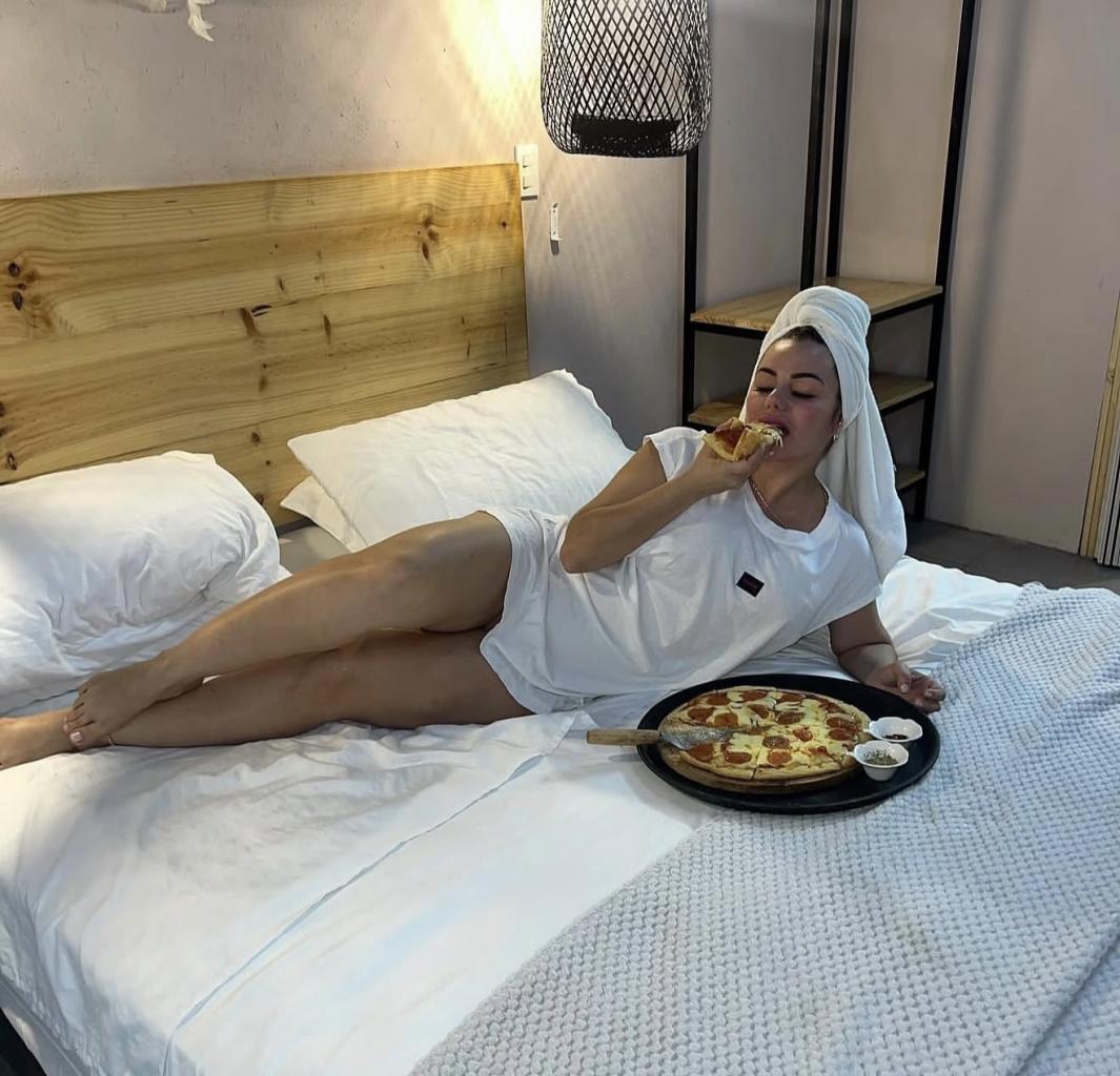 664496773: Chica busca chico en Madrid