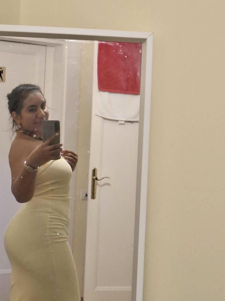 613716552: Chica busca chico en Barcelona