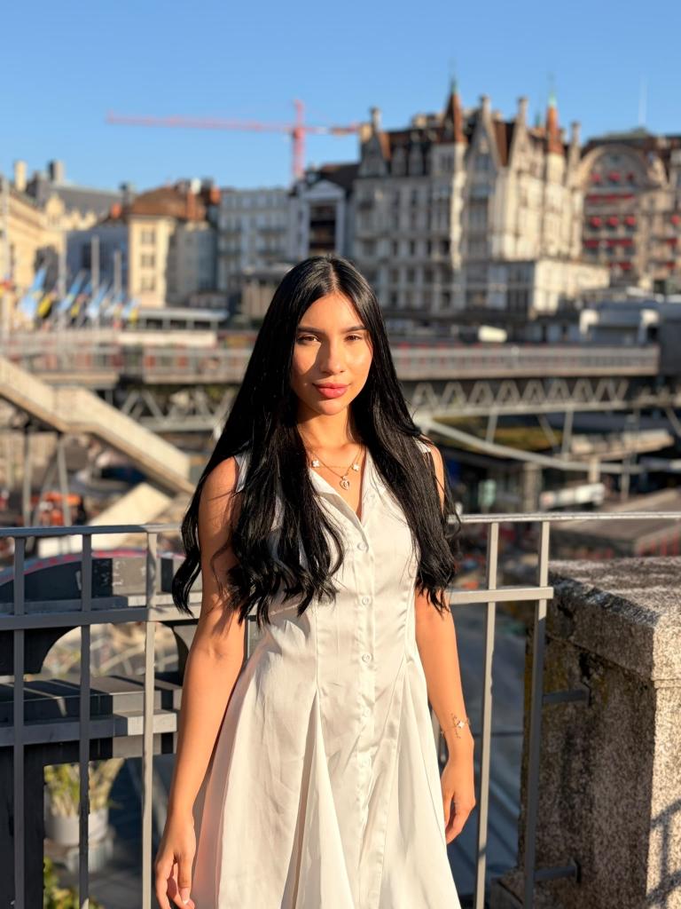 632298867: Chica busca chico en Ibiza