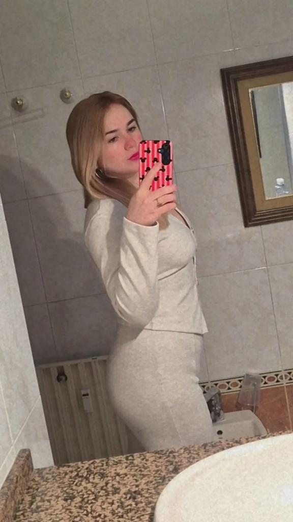 632989141: Chica busca chico en Lugo