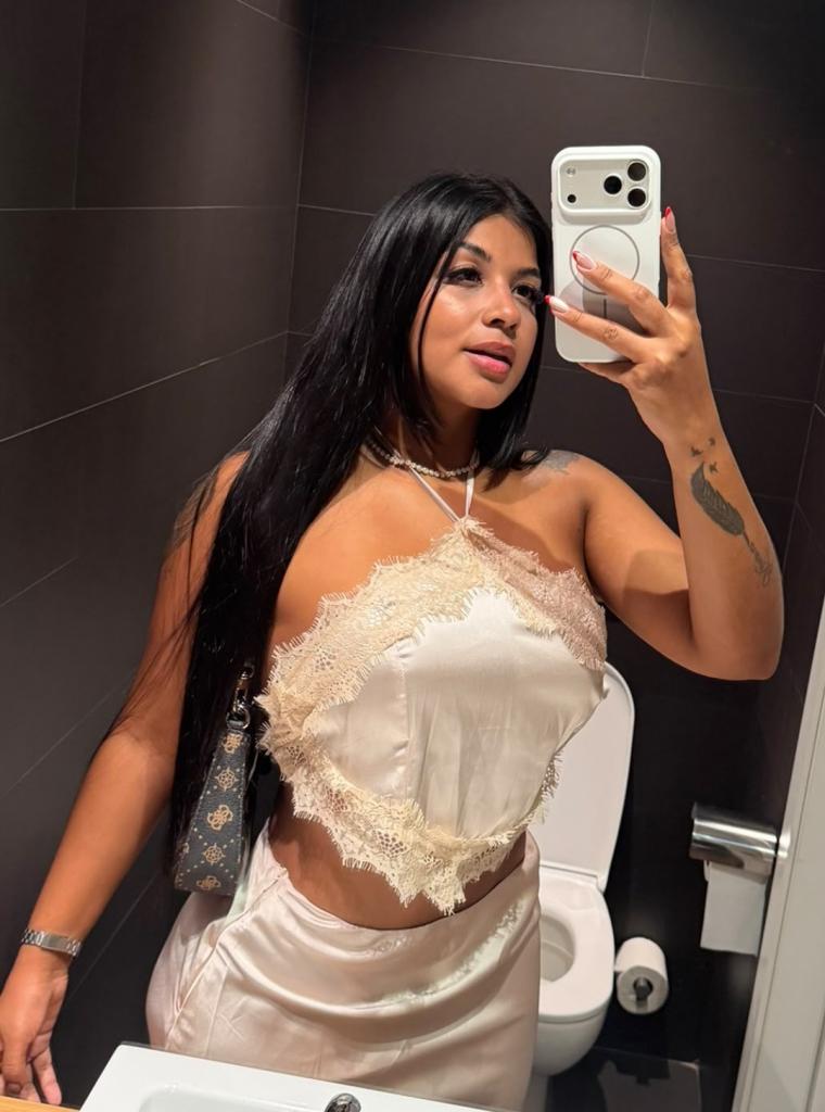 658385979: Chica busca chico en Málaga