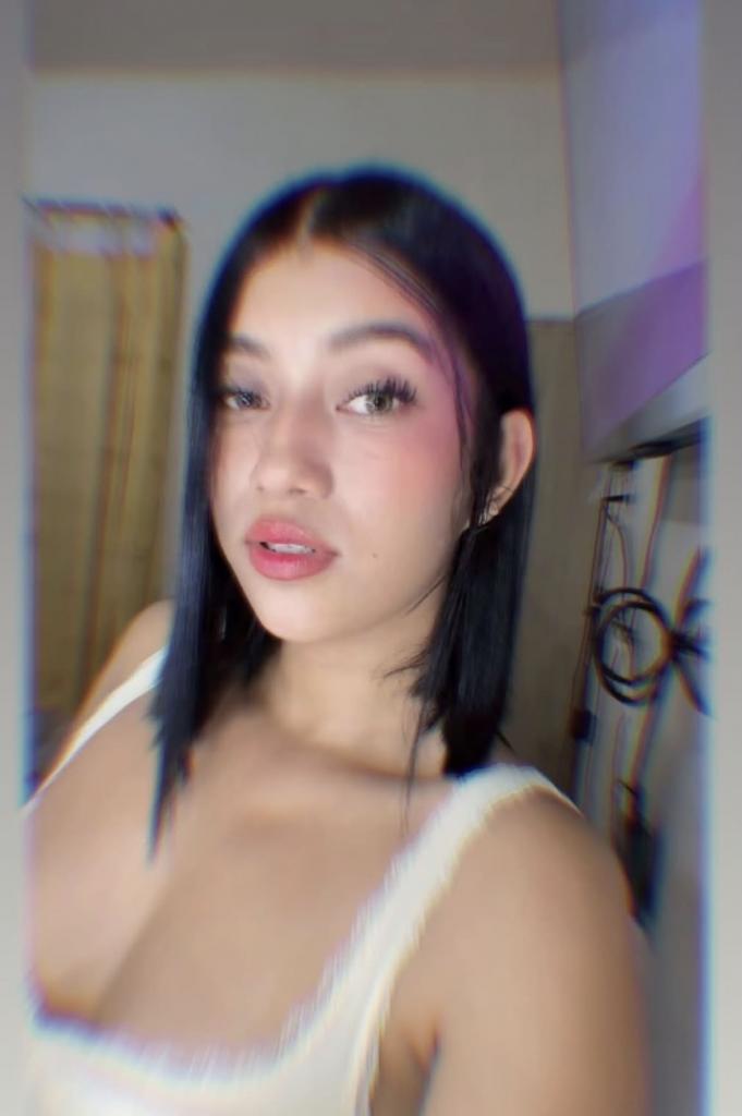 663389805: Chica busca chico en Barcelona