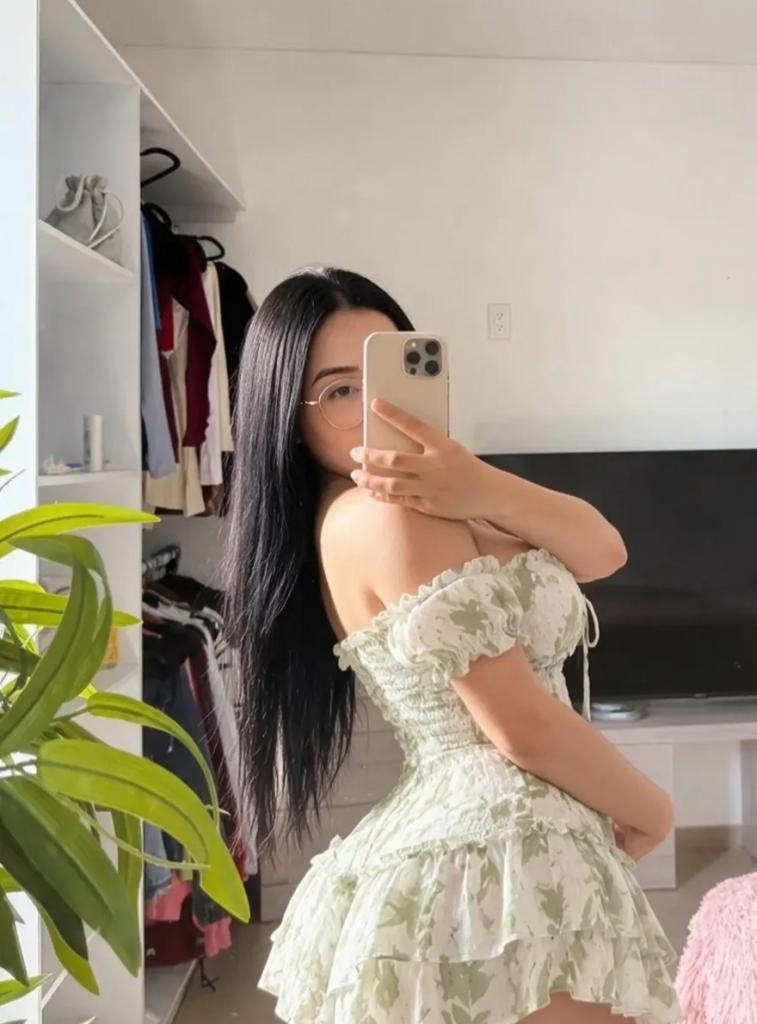 631938620: Chica busca chico en Murcia