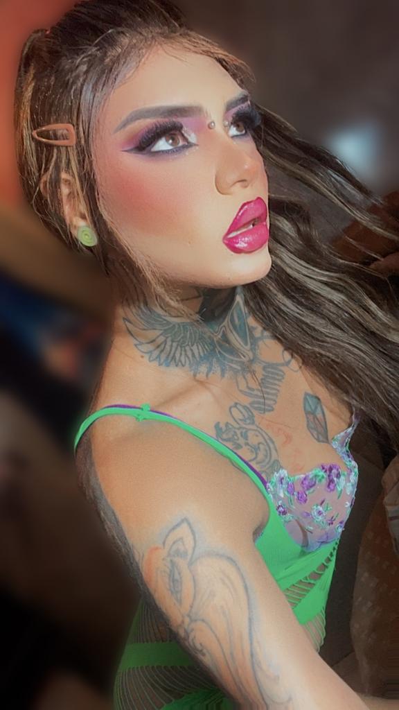 611037255: Travesti en Gerona