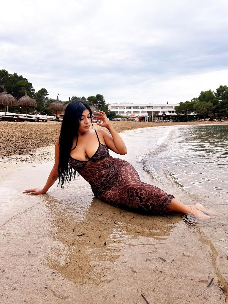 Chica busca chico en Ibiza: 