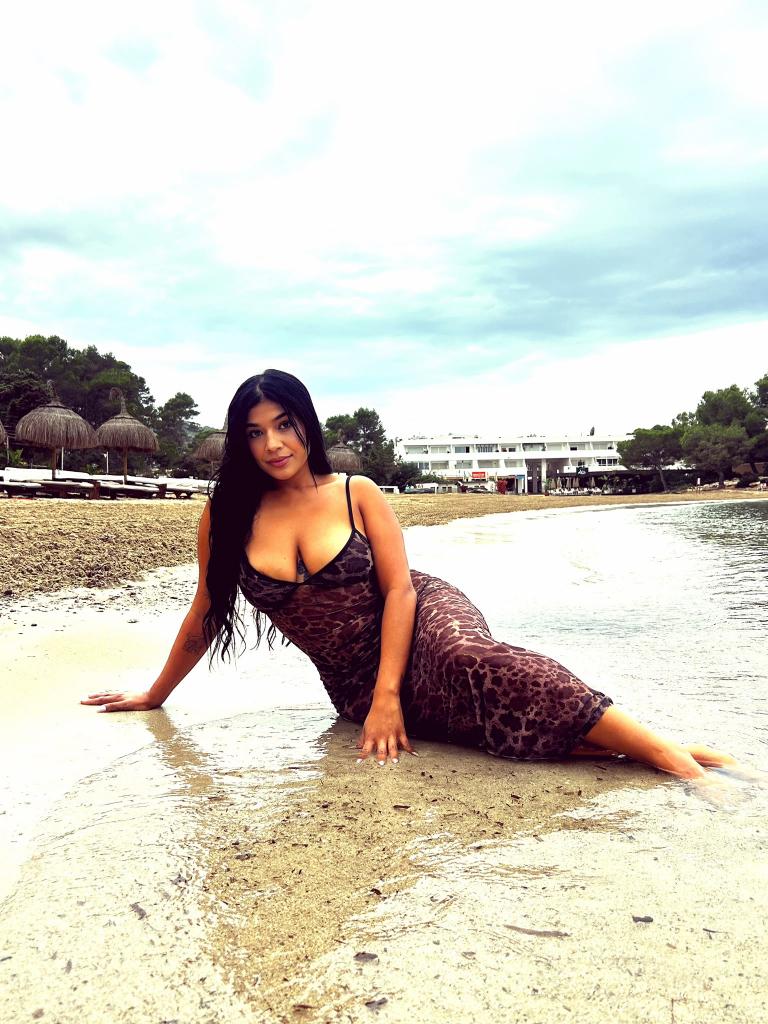 Chica busca chico en Ibiza: 