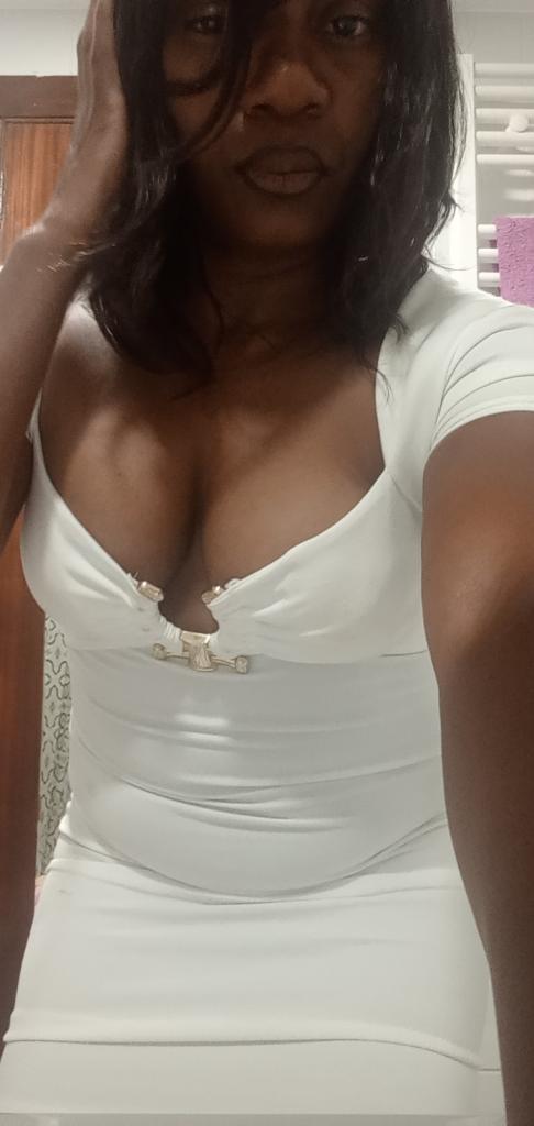 Chica busca chico en Almería: 