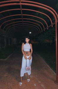 661148231: Chica busca chico en Almería