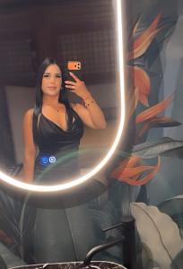 633863889: Chica busca chico en La Coruña