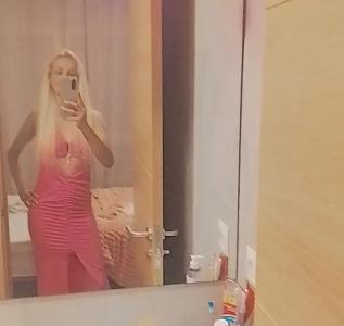 743071903: Chica busca chico en La Coruña
